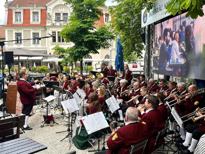 radiofruehschoppen-2025_hofbraeu-steinertor_bild-1-1_v2.png
