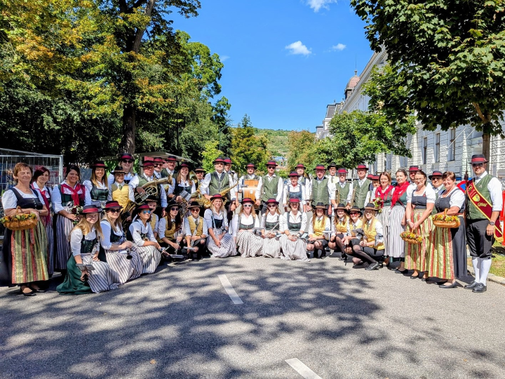 wachauer-volksfest-2025_gruppenfoto-2_v3.png