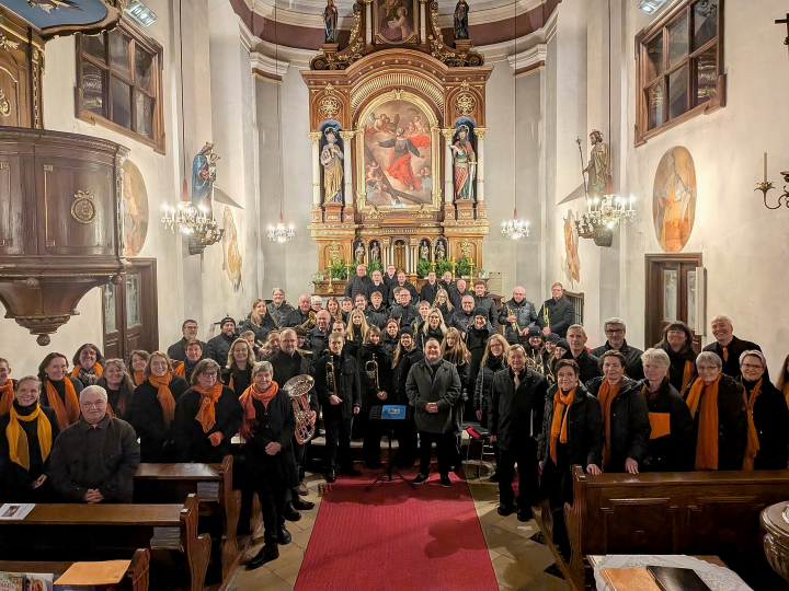 adventkonzert-2025_bild-1_gruppenfoto_v2.png